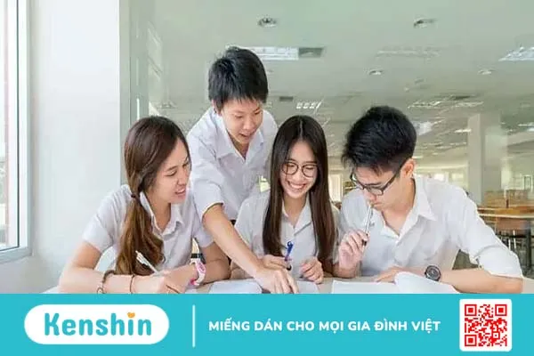 Trị mụn nang tại nhà: Nên hay không nên nặn mụn?