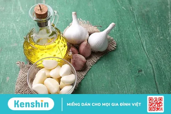 Trị nghẹt mũi bằng tỏi: Liệu có an toàn, hiệu quả?