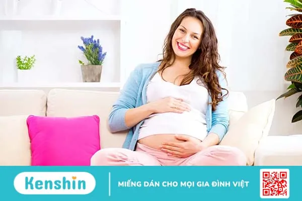 Tư vấn từ bác sĩ sản khoa: Bà bầu có nên ăn dứa, có gây sảy thai không?