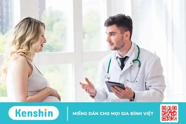 Tư vấn từ bác sĩ sản khoa: Bà bầu có nên ăn dứa, có gây sảy thai không?