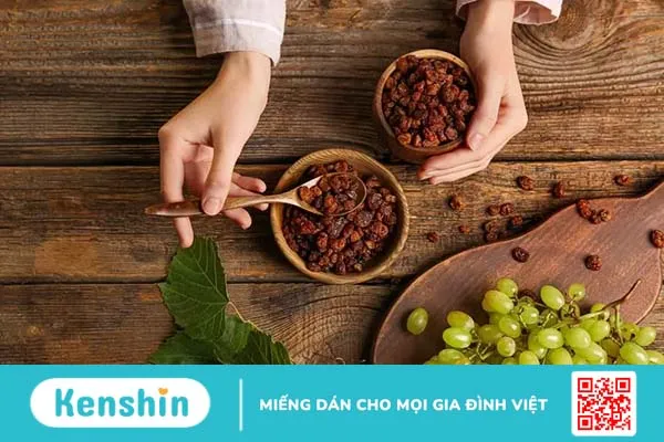 Uống nước nho khô có tác dụng gì? Cách làm nước nho khô tại nhà