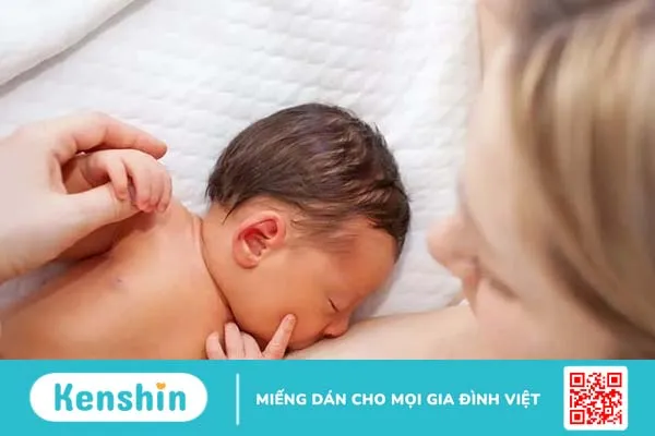 Vàng da do sữa mẹ: Dấu hiệu nhận biết, nguyên nhân, cách điều trị