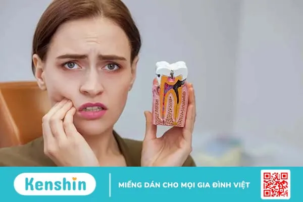 Vì sao bạn bị ê buốt chân răng? Hiểu rõ để phòng ngừa