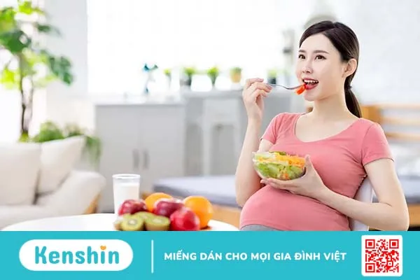 Vì sao mẹ bầu hay khát nước? Bật mí cách đối phó cơn khát hiệu quả