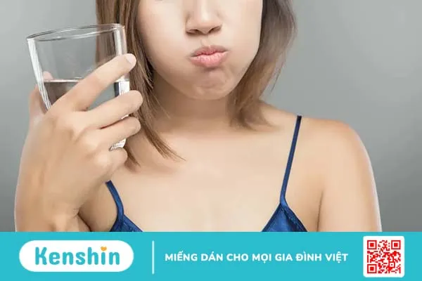 Vì sao nên trị hôi miệng bằng nước muối? Chi tiết cách thực hiện hiệu quả