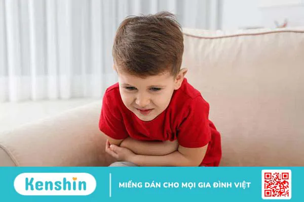 Vì sao trẻ ăn hay bị nôn? Chăm sóc trẻ bị nôn tại nhà như thế nào?