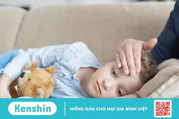 Vì sao trẻ bị đau đầu buồn nôn? Bạn nên chăm sóc trẻ như thế nào?