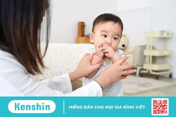 Vì sao trẻ cắn móng tay? 9 cách loại bỏ thói quen cắn móng tay ở trẻ