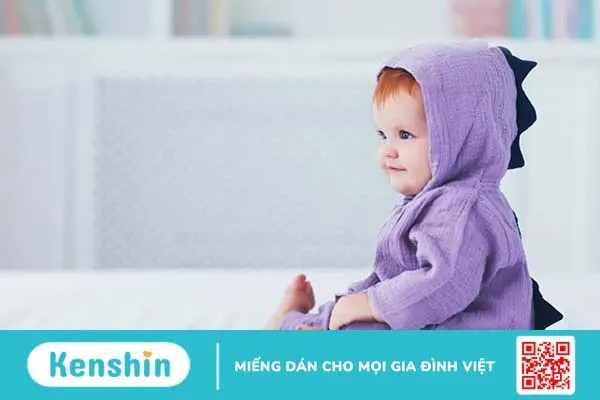 Vì sao trẻ sơ sinh và trẻ nhỏ hay dụi mắt? Làm sao để ngăn ngừa?