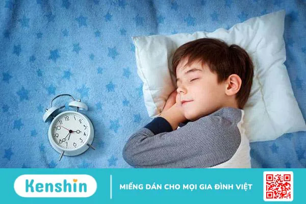 Vì sao trẻ thức khuya có nguy cơ béo phì? 4 giải pháp giúp trẻ ngủ sớm