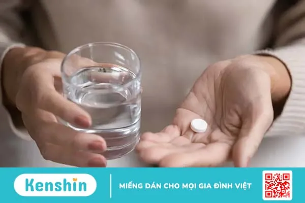 Viêm tuyến giáp bán cấp có nguy hiểm không? Cách điều trị và phòng ngừa thế nào?