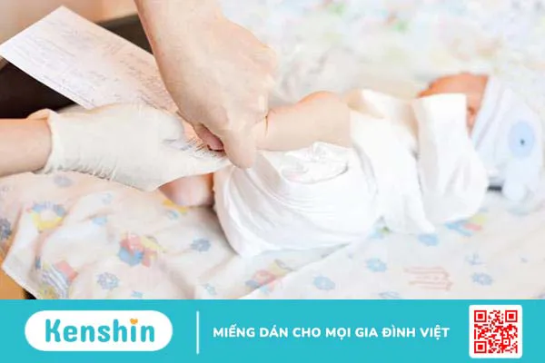 Xét nghiệm máu gót chân cho trẻ sơ sinh phát hiện những bệnh gì?