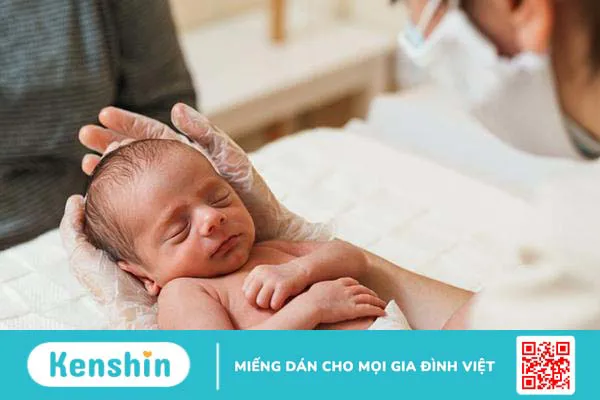 Xét nghiệm máu gót chân cho trẻ sơ sinh phát hiện những bệnh gì?