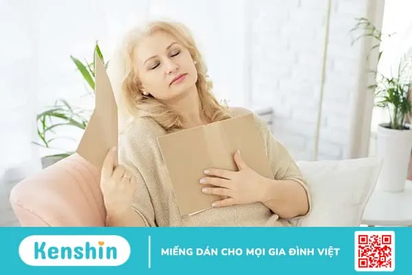 Xung nhiệt đột ngột: Tự nhiên người nóng bừng phải làm sao?