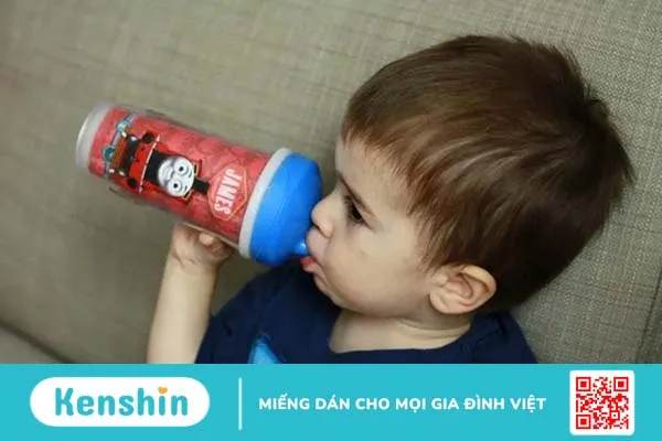 8 tuyệt chiêu đơn giản giúp con cai bú bình