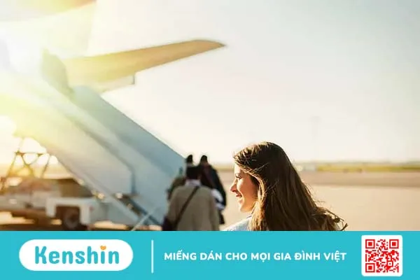 Bà bầu đi máy bay cần lưu ý gì để không ảnh hưởng bé cưng?