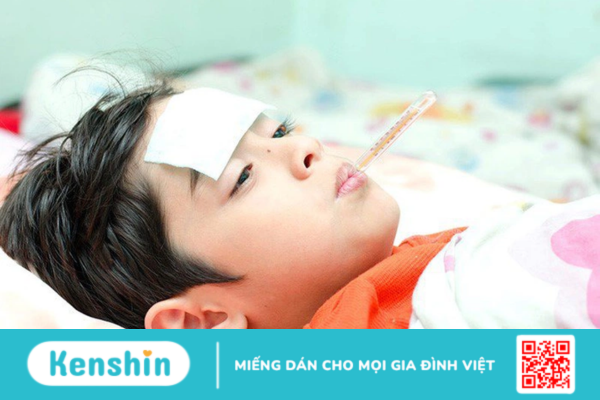 Mách cha mẹ cách dán hạ sốt cho trẻ đúng chuẩn