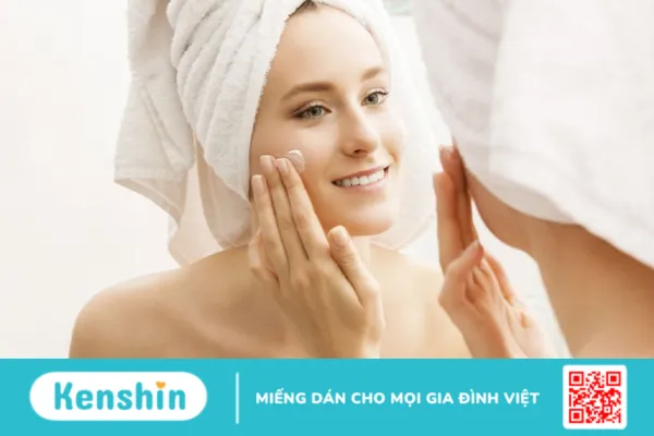 Hơ mặt bằng muối sau sinh: Chăm sóc da mặt tại nhà như spa cho các mẹ bỉm