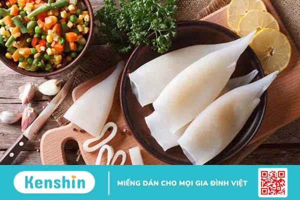 Mách mẹ 3 cách nấu cháo mực cho bé ăn dặm vừa ngon vừa bổ