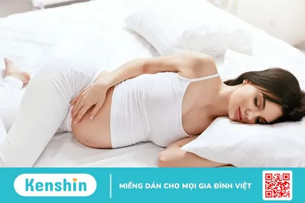 Nằm sấp khi mang thai có sao không? Tư thế ngủ nào có lợi cho mẹ bầu?