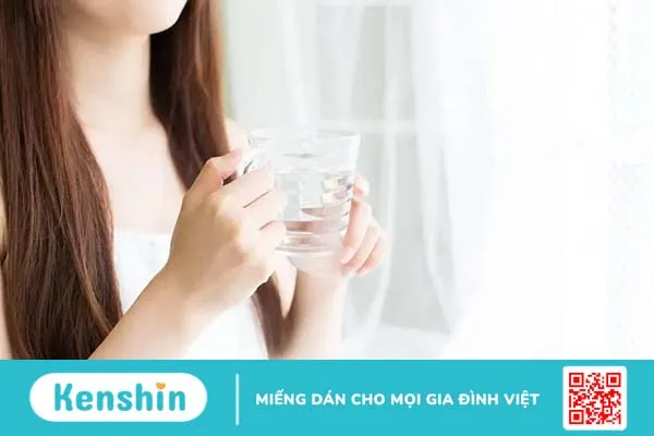 Uống nước nhiều có tăng cân không? Vì sao bị tăng cân khi uống nước?